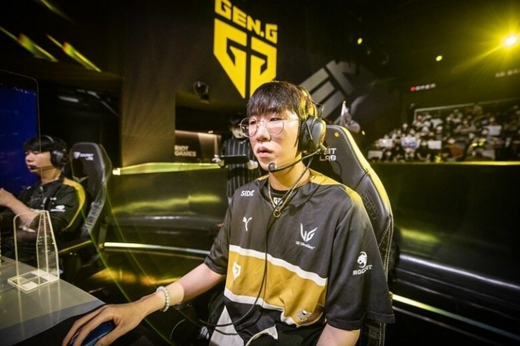 了更加宽松 了更加宽松