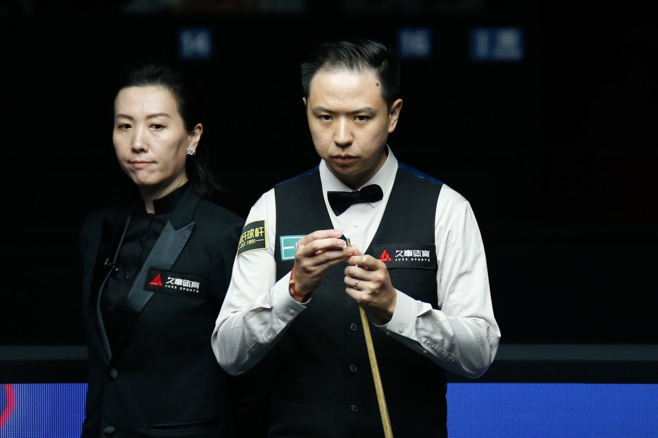 他在多场硬 他在多场硬